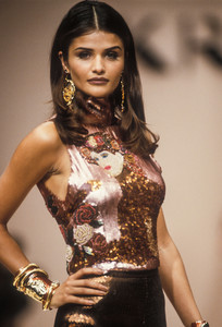 krizia-fw-1992-36.thumb.jpg.22e9d19c369e15a04d928a29df66ccb4.jpg