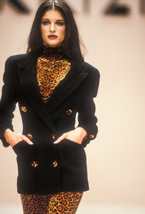 krizia-fw-1992-9.thumb.jpg.f412315f94bbd25effaa8109ac6a1849.jpg