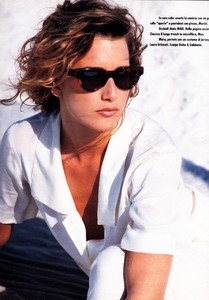 marie_claire_italia_march_1990_44.thumb.jpg.408967f0ffcd8c90e3bebe63ec92e229.jpg