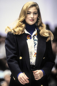 max-mara-fw-1991-4.thumb.jpg.d5591b7746385a0c544cdb4450994913.jpg