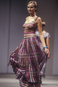 missoni-ss-1995-4.thumb.jpg.1dff68682add4e2bc738bcacac77e1a0.jpg