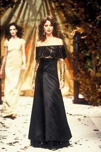 valentino-hc-fw-1994-8.thumb.jpg.64f67b66a04f1628c68aa407821bdf8f.jpg