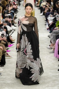 valentino-rf18-1905.thumb.jpg.4c6387fcb691a3389c3c262530c1aac4.jpg