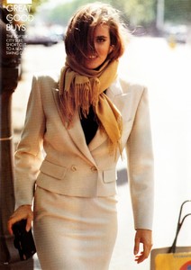 vogue_uk_oct_1988_59.thumb.jpg.4d325be7f4e352f72c97b5e1432a70ac.jpg