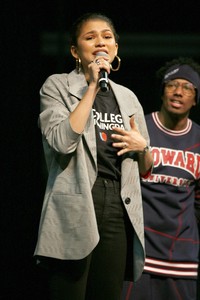 zendaya-national-college-signing-day-at-temple-university-liacouras-center-in-philadelphia-05-02-2018-4.jpg