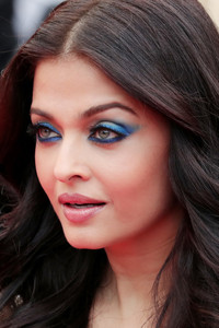 Aishwarya+Rai+Slack+Bay+Ma+Loute+Red+Carpet+mTF6srLEaIXx.jpg