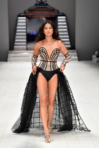 Jessica+Gomes+Jets+Runway+Mercedes+Benz+Fashion+Jw3Cfhbfg_ex.jpg