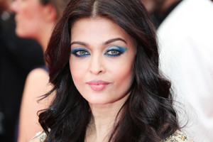 Aishwarya+Rai+Slack+Bay+Ma+Loute+Red+Carpet+xkVKFAvvM41x.jpg