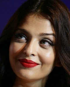 Aishwarya+Rai+Longines+DolceVita+Asia+Pacific+R_JQc9e6Hyqx.jpg