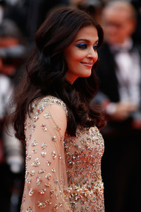 Aishwarya+Rai+Slack+Bay+Ma+Loute+Red+Carpet+7eN5LgfHN6Hx.jpg