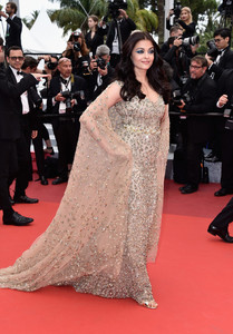 Aishwarya+Rai+Slack+Bay+Ma+Loute+Red+Carpet+XZ4h8xCc3cRx.jpg