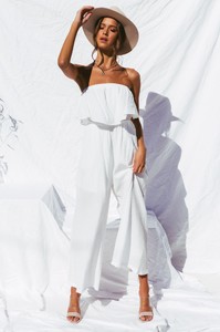 CHAMPAGNE_KISSES_CULOTTE_JUMPSUIT_2M4A2714-Edit.jpg