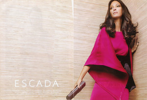 Christy_Escada_Spring_Summer_08_Demarchelier.thumb.jpg.373ff4c65b7d855a1b32c18af3ae96f2.jpg