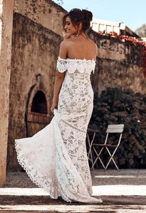 Cien-Wedding-Dress-by-Grace-Loves-Lace-1600-x-1067-4-1094x1600.jpg