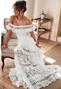 Coco-Wedding-Dress-by-Grace-Loves-Lace-1600-x-1067--1094x1600.jpg