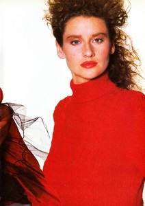 elle_uk_dec_1986_9.thumb.jpg.1ed3727d7ffcddfe115266fe58fed9bb.jpg