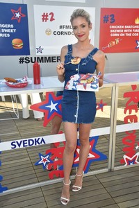 kristin-cavallari-svedka-red-white-and-booze-bbq-in-la-8.jpg