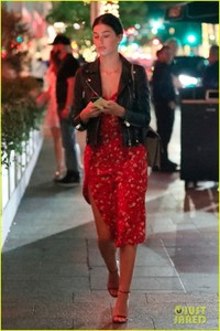 leonardo-dicaprio-camila-morrone-dinner-with-her-family-05.jpg