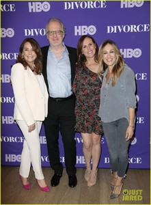 sarah-jessica-parker-divorce-emmys-fyc-event-05.thumb.JPG.882e1238841d0e4f32ff54bbcb3f4eee.JPG