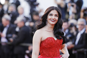 Aishwarya+Rai+120+Beats+Per+Minute+120+Battements+Vdgf5xnsPCEx.jpg