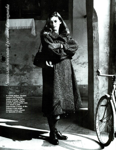 Barbieri_Vogue_Italia_November_1985_09.thumb.png.f2b66d9fdf9d981d41bd4d7a909a89df.png