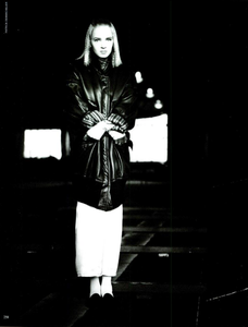 Demarchelier_Vogue_Italia_November_1985_03.thumb.png.19128513731dbdfc7ca097d1087fc138.png