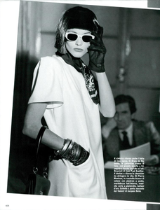 Gianpaolo_Barbieri_Vogue_Italia_March_1985_05.thumb.png.c869c9f9414e7444b97f3086c96bef66.png