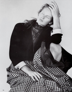 Meisel_Vogue_Italia_September_1986_Speciale_03.thumb.png.866c3bf42588b92ed3f19d6ee2b2ee15.png