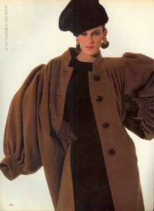 Penn_Vogue_US_October_1983_05.thumb.jpg.fc0b68e4aa156c2624effa10c671e7fc.jpg