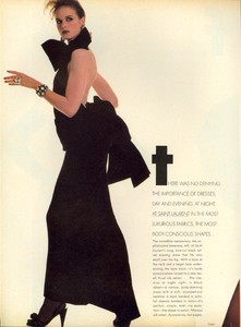 Penn_Vogue_US_October_1983_07.thumb.jpg.3b29a8aec20b7c90acec5008ba6795ca.jpg