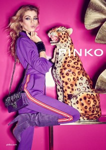 Pinko-Fall-Winter-2018-Campaign09.thumb.jpg.575352eeadd8c8a46cb1c3f141d1fc9e.jpg