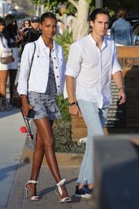 jasmine-tookes-and-juan-david-borrero-head-the-bootsy-bellows-celebrity-rooftop-party-in-malibu-0.thumb.jpg.027d08b0714edfdd80a584bbce71dba4.jpg