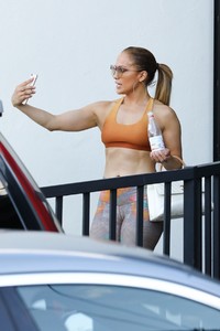 jennifer-lopez-in-leggings-and-sports-bra-leaves-a-gym-in-brentwood-07-09-2018-9.jpg