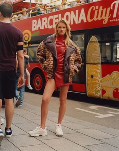 larastone_elleuk327d043ad87b5cc875c03a99d0ee967fc2_thumb.jpg