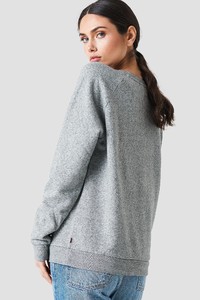 levis_relaxed_graphic_crew_sweatshirt_1108-000050-5187_02b_r1.jpg