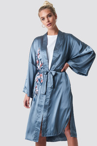 nakd_embroidery_satin_kimono_1018-001202-0617_01j.jpg