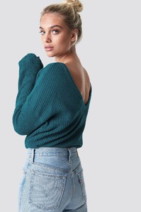 nakd_knitted_deep_v-neck_sweater_1100-000412-8378_01b.jpg