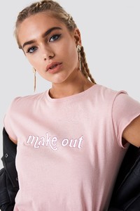 nakd_make_out_tee_1018-001293-0048_01a.jpg