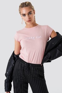 nakd_make_out_tee_1018-001293-0048_04a.jpg