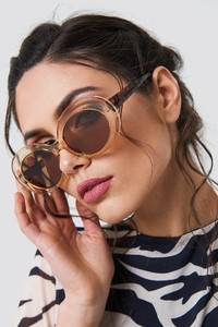 nakd_oval_sunglasses_1015-000437-0027_01l_r1.jpg