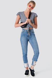 nakd_ripped_hem_jeans_1100-000288-0116_04c_r1.jpg