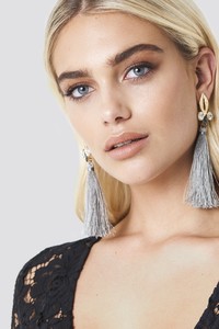 nakd_sparkle_oval_tassel_earring_1015-000908-0008_01l_r1.jpg