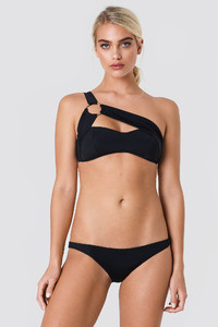 trendyol_ring_detailed_bikini_top_1494-000606-0002_02a.jpg