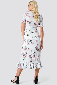 trendyol_wrap_around_flower_dress_1494-000814-0001_02d.jpg