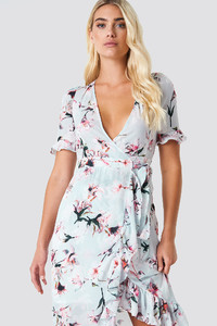 trendyol_wrap_around_flower_dress_1494-000814-0001_04j.jpg