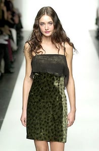 1260355576_PaulaHianFW2001NYFW36.thumb.jpg.96089eed81bbc9bec16cd80fc312bd07.jpg