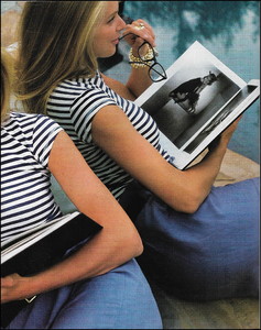 elle us june 1990 by gilles bensimon 2.jpg