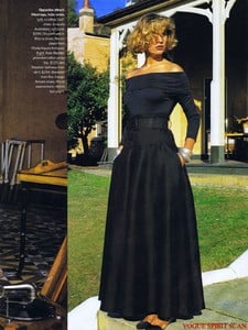 1964315046_MarieLindforsVogueAustraliaDecember1986PartyLinesBarryMcKinley5.thumb.jpg.1b66738858bfee18aa0a73c3565dc845.jpg