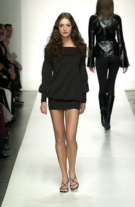 487482313_PaulaHianFW2001NYFW30.thumb.jpg.613f7929a45dfb98f73c2993db0e7944.jpg