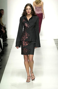 604914446_PaulaHianFW2001NYFW25.thumb.jpg.faa473e29424bab845177c67d3f3b6ed.jpg